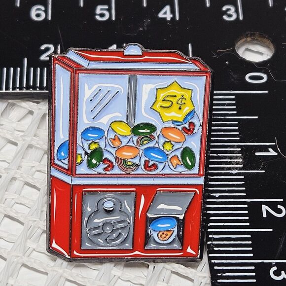 Vintage Claw Pop Up Toy Candy Gum Ball Red Machine Lapel Pin Brooch 5 Cent Retro - Picture 5 of 10